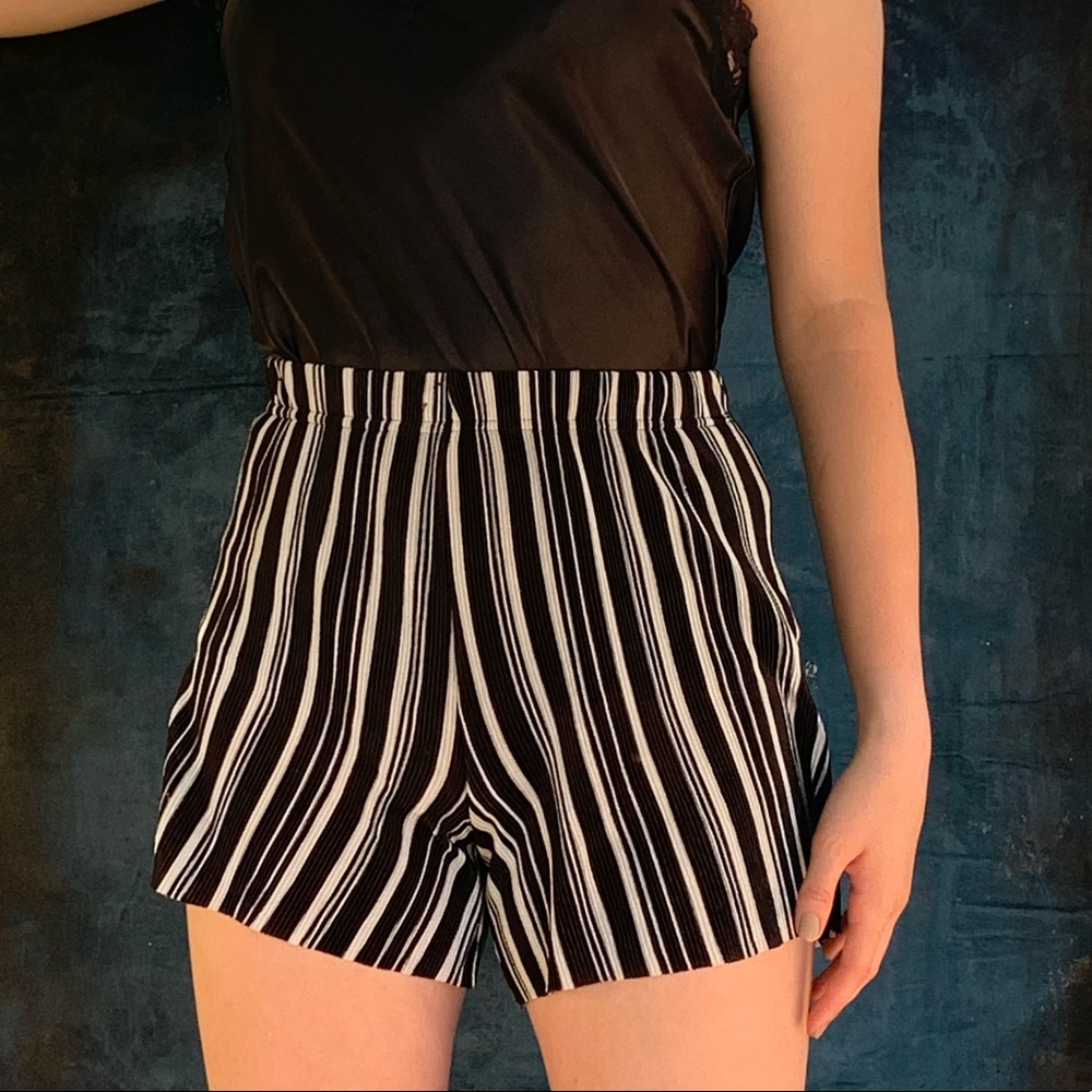 No boundaries high waisted striped shorts